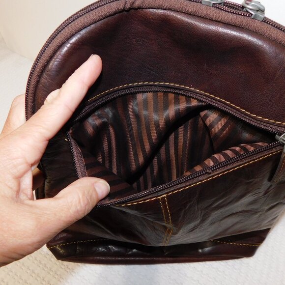 Jack Georges Voyager Convertible Zip Around Backpack Distressed Brown Leather - Picture 3 of 13